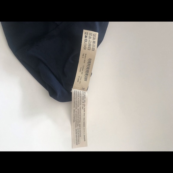 Massimo Dutti v-neck t-shirt - Picture 8 of 9